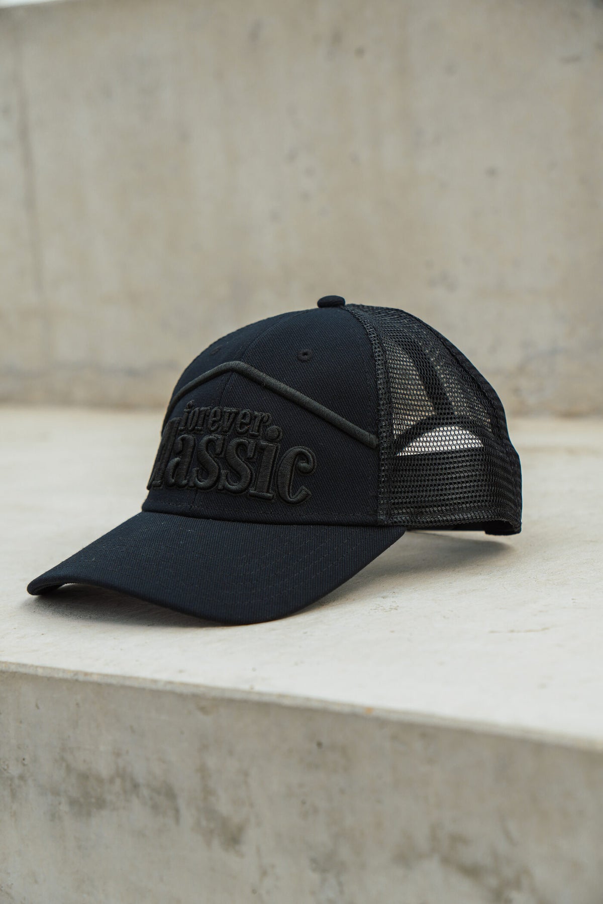 BLACK CAP