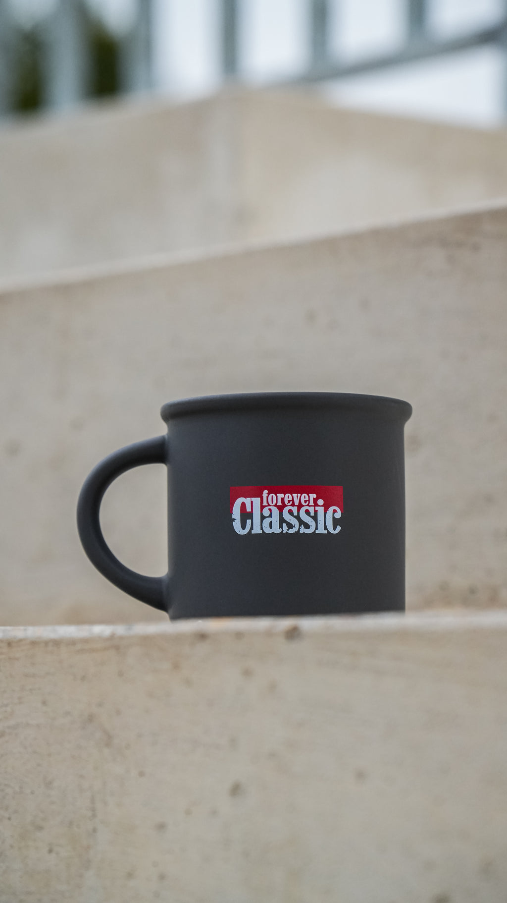 MUG WITH LOGO