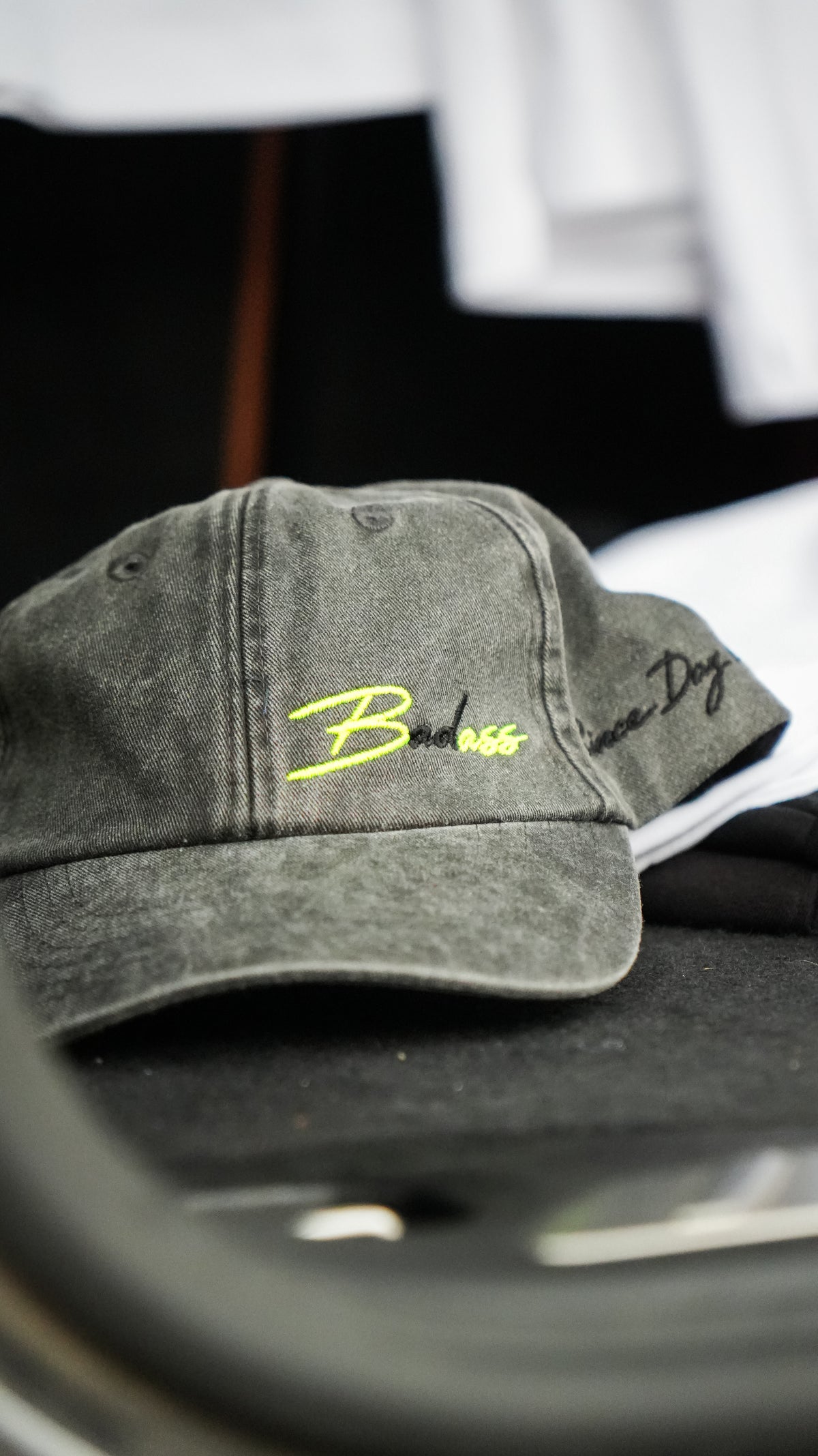 GREY CAP
