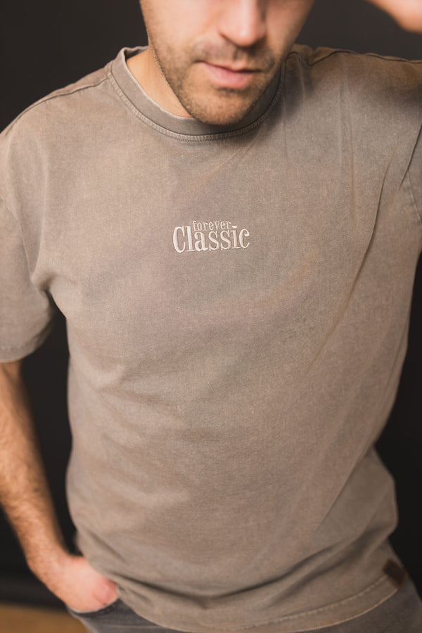 Forever Classic oversized T-shirt in soft fabric with embroidered logo and relaxed fit