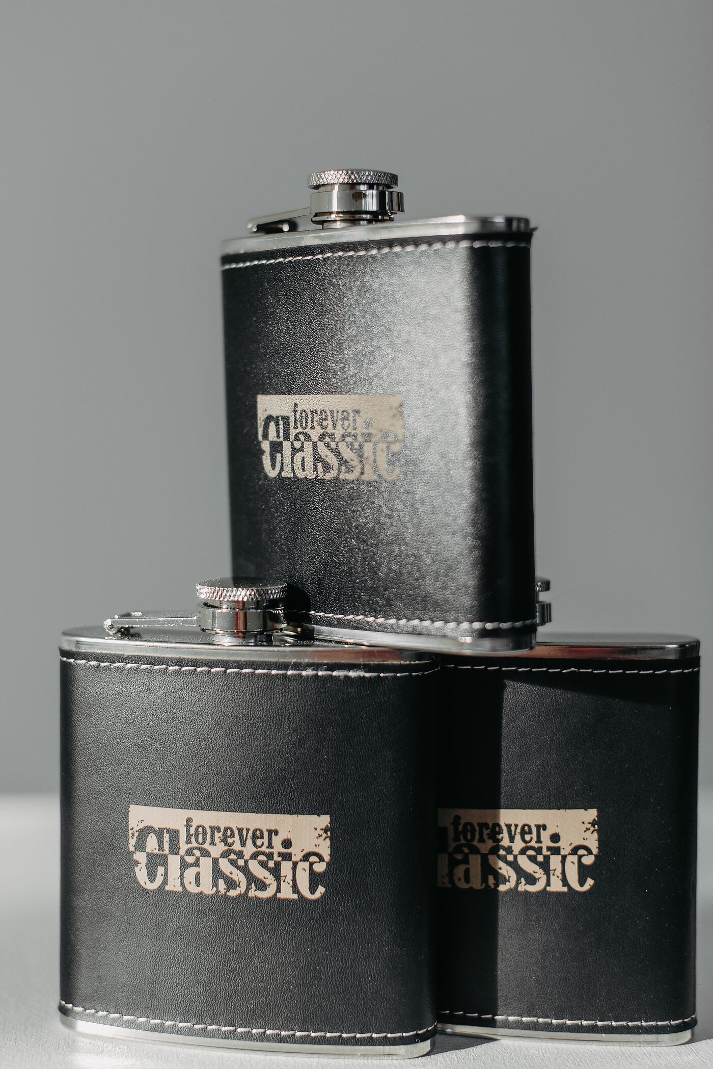Forever Classic metal flask with faux leather cover, 180 ml volume