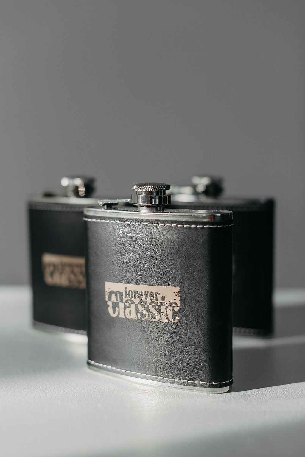 Forever Classic metal flask with faux leather cover, 180 ml volume