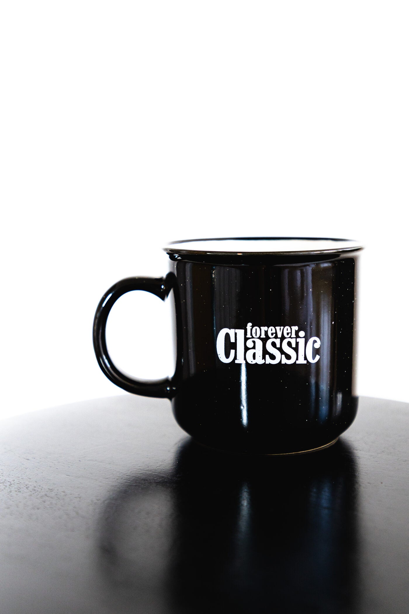 Forever Classic ceramic mug with 400 ml capacity, smooth surface, for home or office use